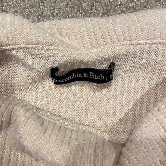 Abercrombie & Fitch Off the Shoulder Sweater - Picture 2 of 3